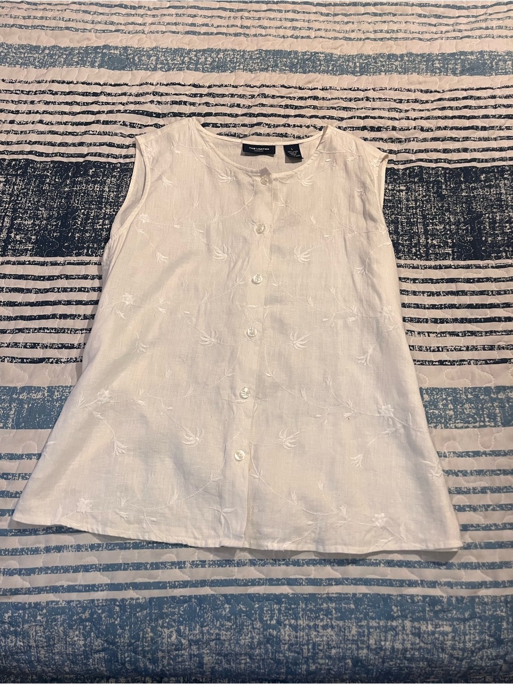 The Limited White Sleeveless Button-Down Embroidered Top